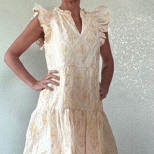 White Dress a loves a